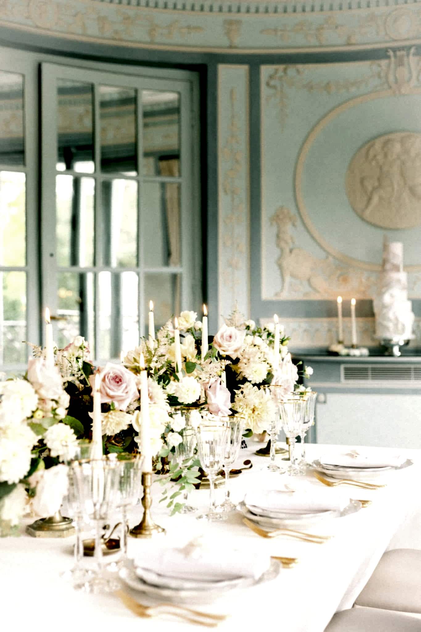 Table mariage luxueux esprit Marie Antoinette