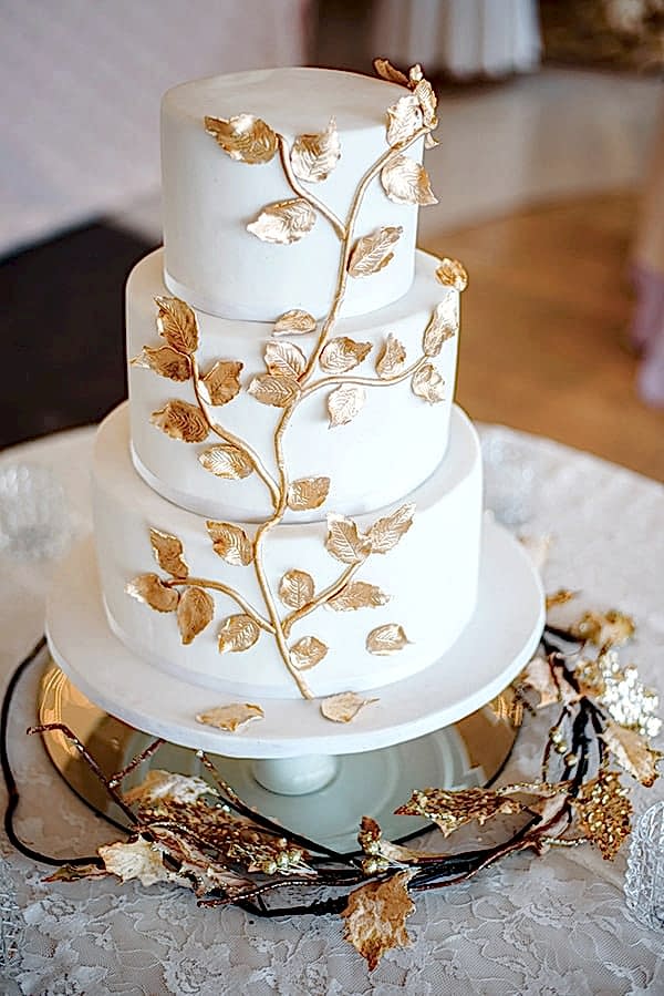 wedding cake mariage chic couleur or et feuillages mariage automne inspiration
